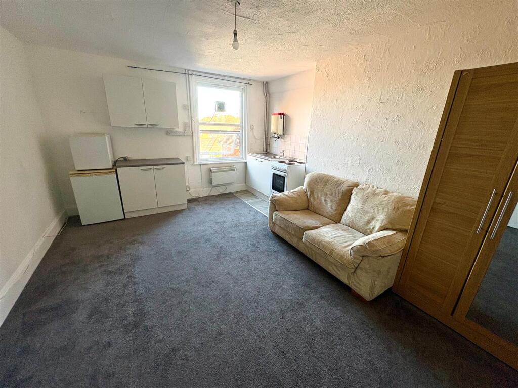 South Terrace.NEW, Littlehampton, photo 2