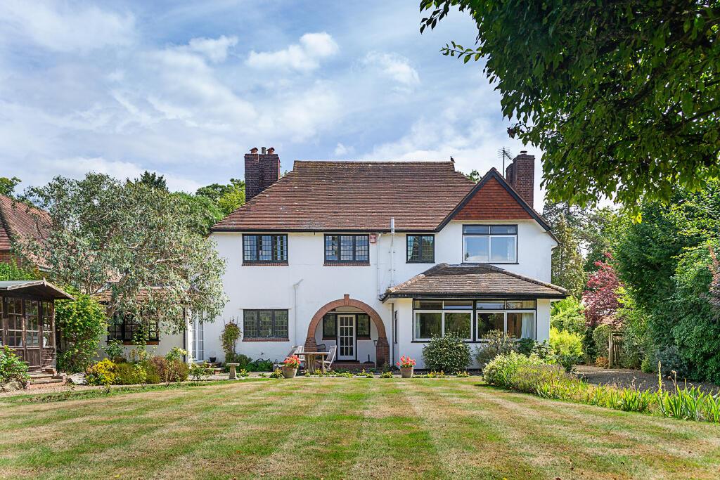 9 Oval Way, Gerrards Cross, SL9 photo 2