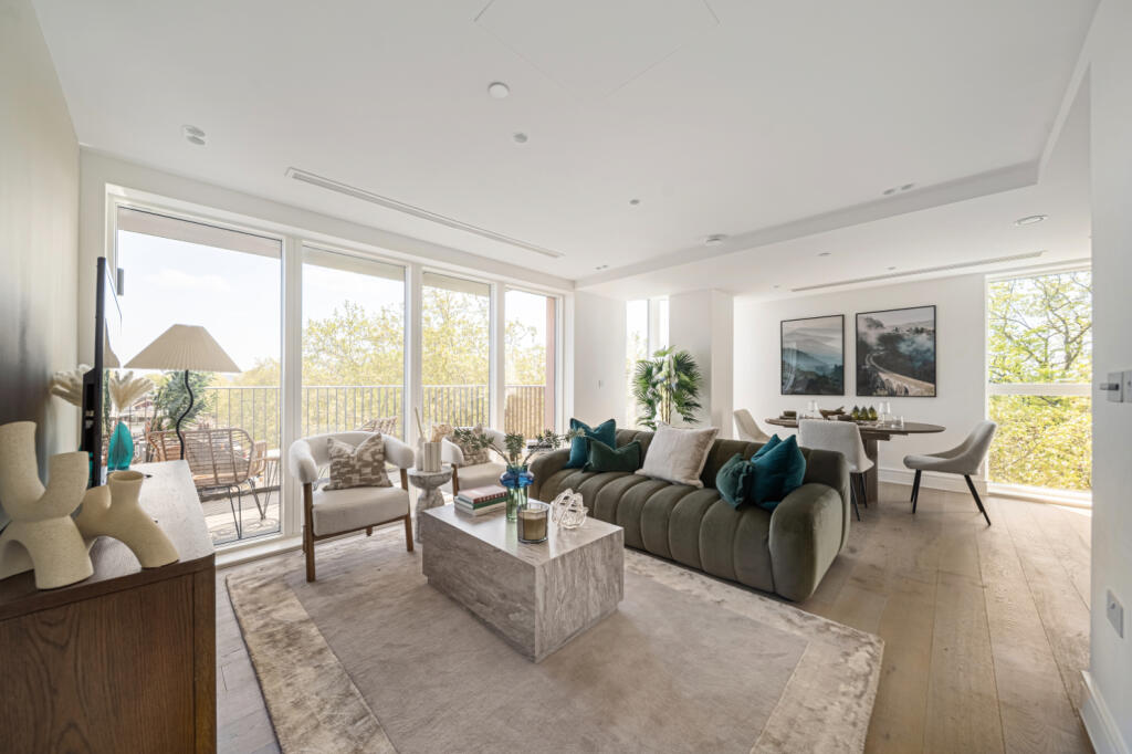 Main image of property: Chiswick Green, Chiswick High Road, W4