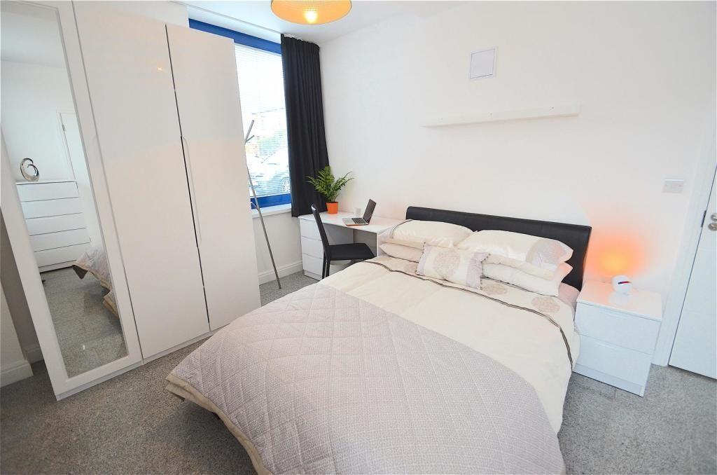 Main image of property: Wollaton Road, Beeston NG9 2NG