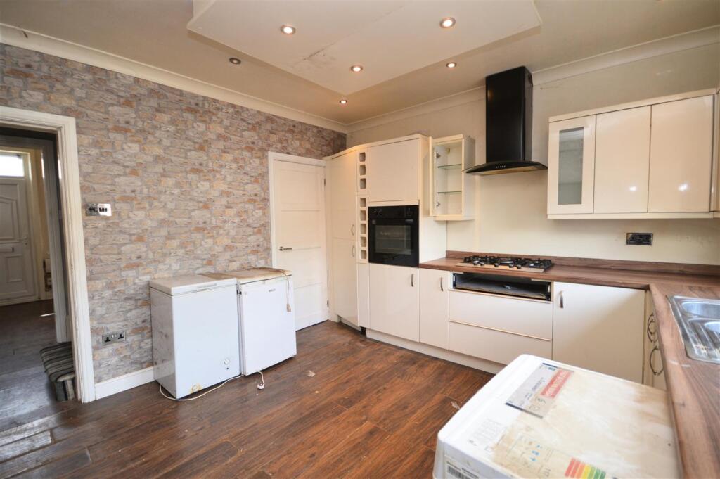 House in Wakefield, West Yorkshire - View 4
