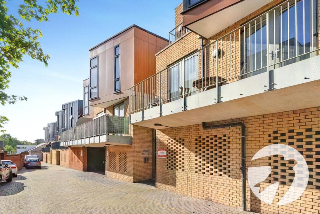 Main image of property: Odeon Parade, Well Hall Road, London, SE9