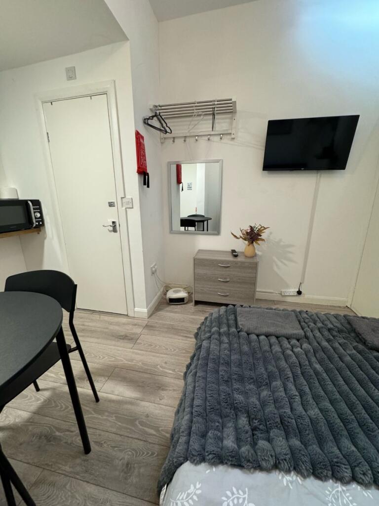 Studio flat for rent