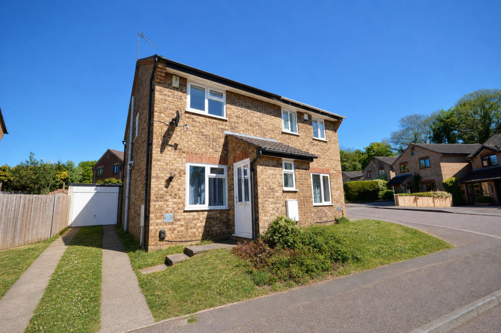 Main image of property: Ixworth Close, Northampton, NN3