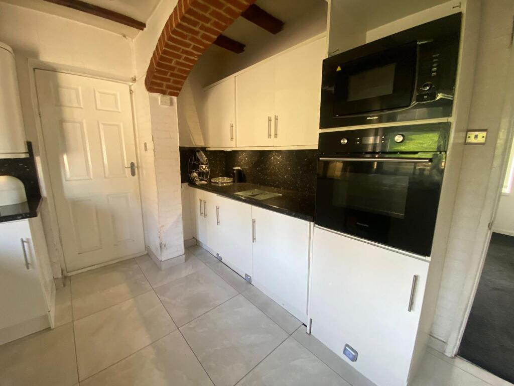 House in Wolverhampton, The Lunt - View 6
