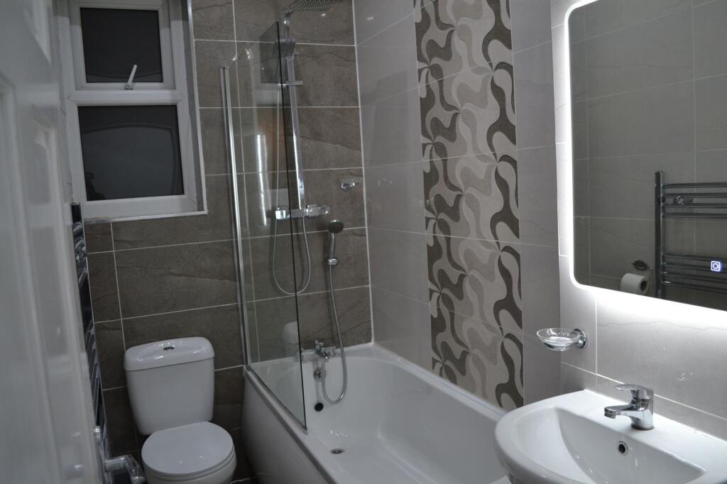 1 bedroom house share for rent