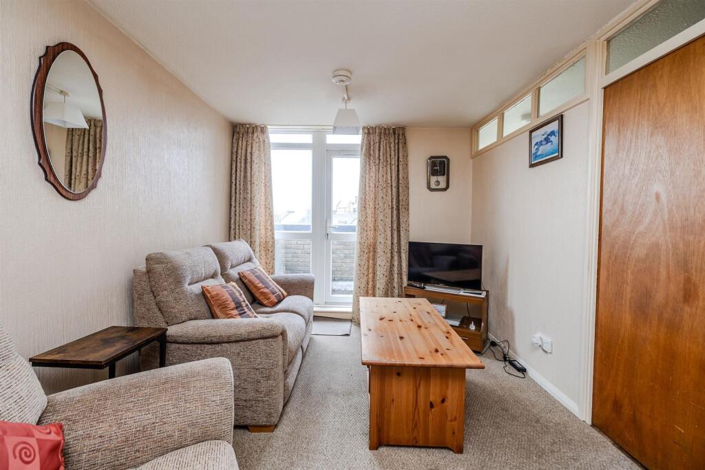 Apartment in Newcastle upon Tyne, Tyne and Wear - View 4