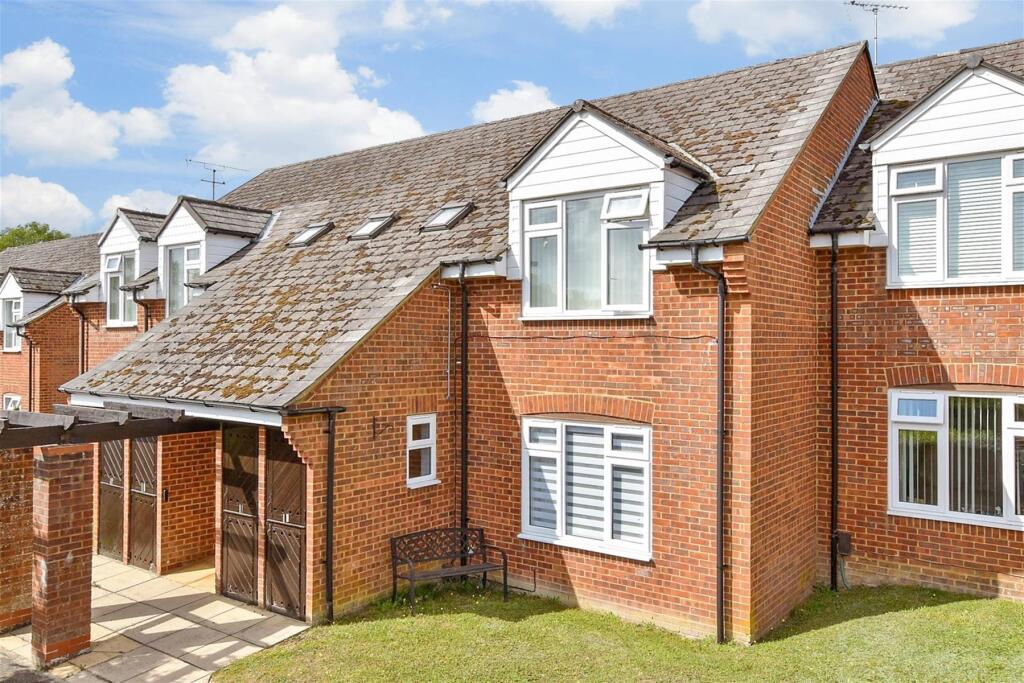 1-bed flat on Henbit Close, Tadworth, Surrey, £150,000