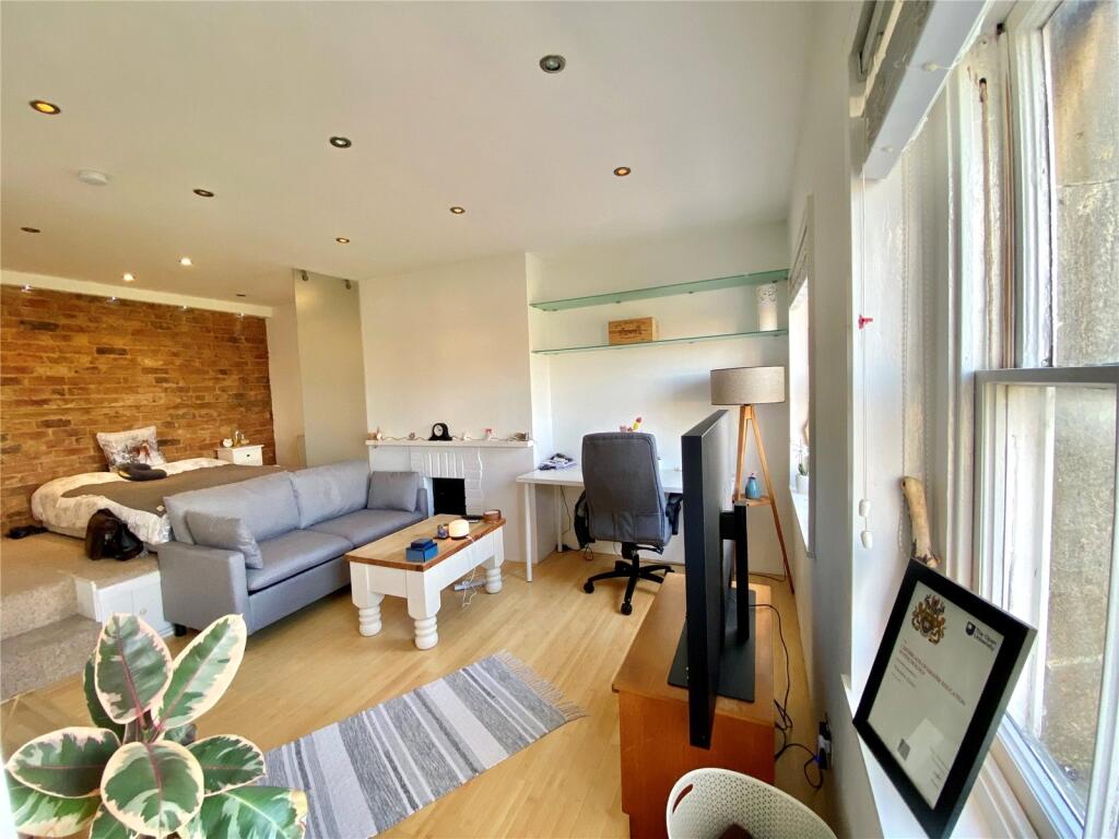 Main image of property: Lansdown Crescent, Cheltenham