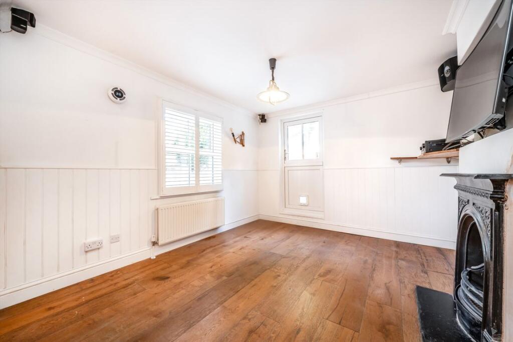 House in London - View 2