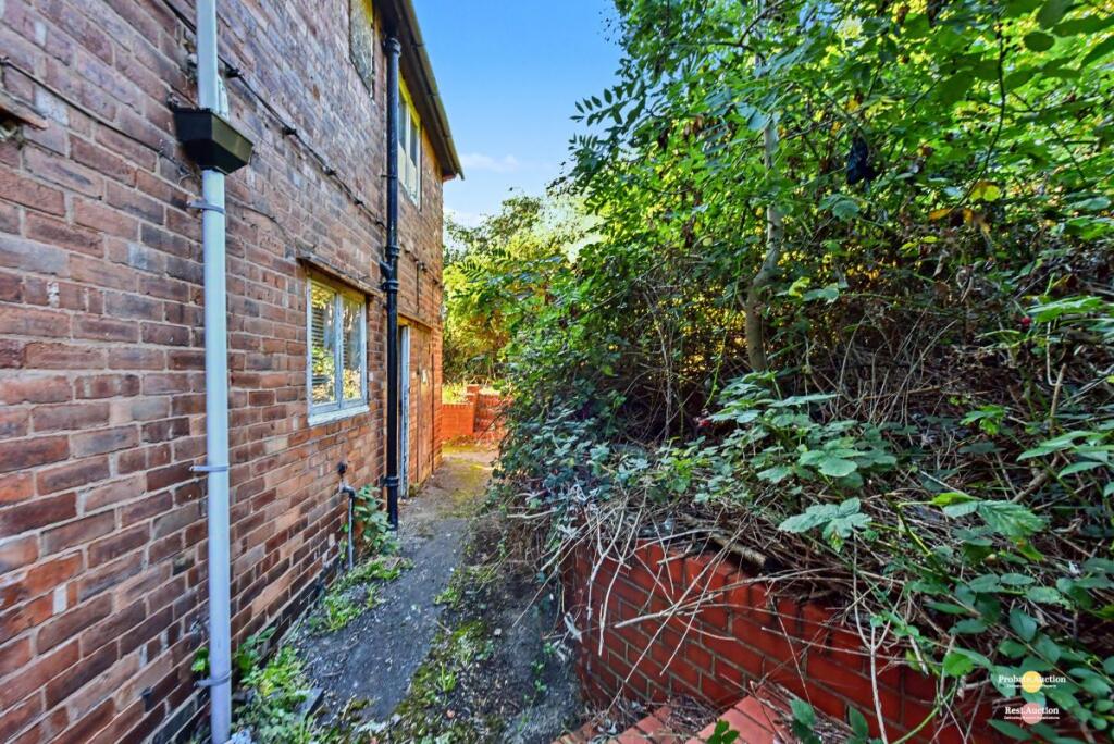 House in Chesterfield, Staveley CP - More