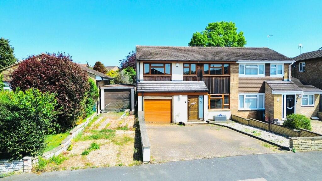 Main image of property: Porters Close, DEANSHANGER MK19