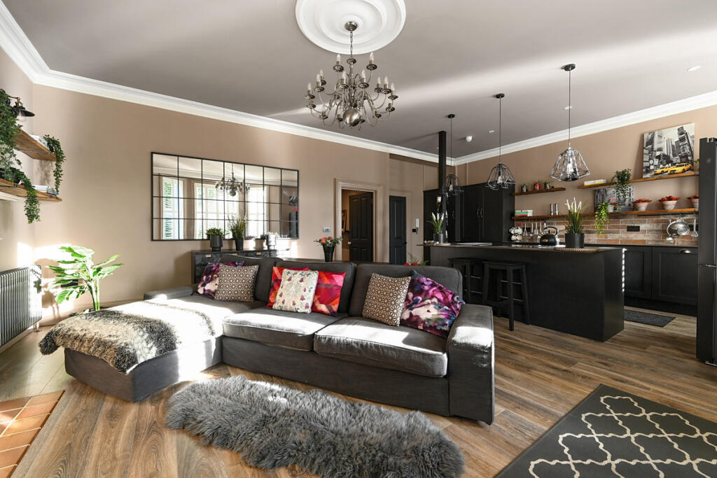 Apartment in Hove, Brunswick - View 5