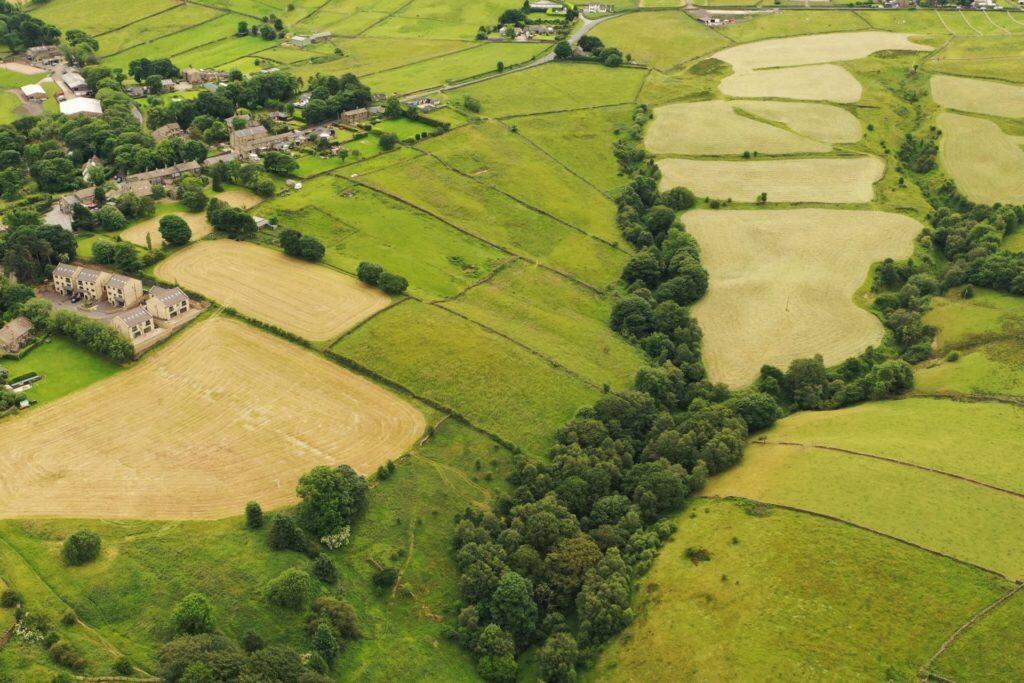 Stable Yard & Land For Sale – Stable Yard & 13.08 Acres, Low Lane, Queensbury, BD13 1NE - View 4