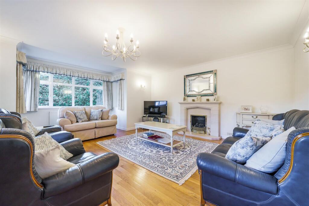 Dell Road, Finchampstead, Berkshire, RG40 3TD - View 2
