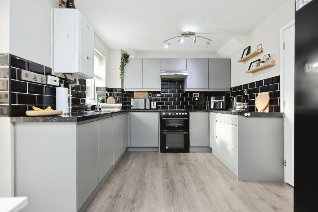 House in Worcester, St Peters, Nunnery Wood - View 5