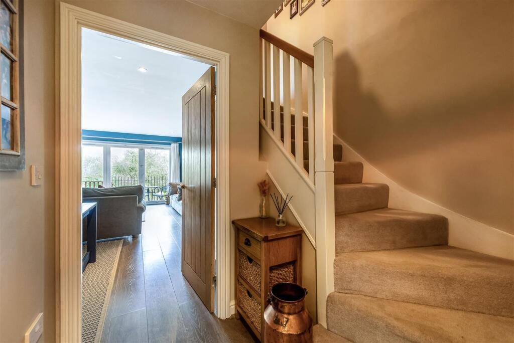 Charlton Road, Andover photo 3