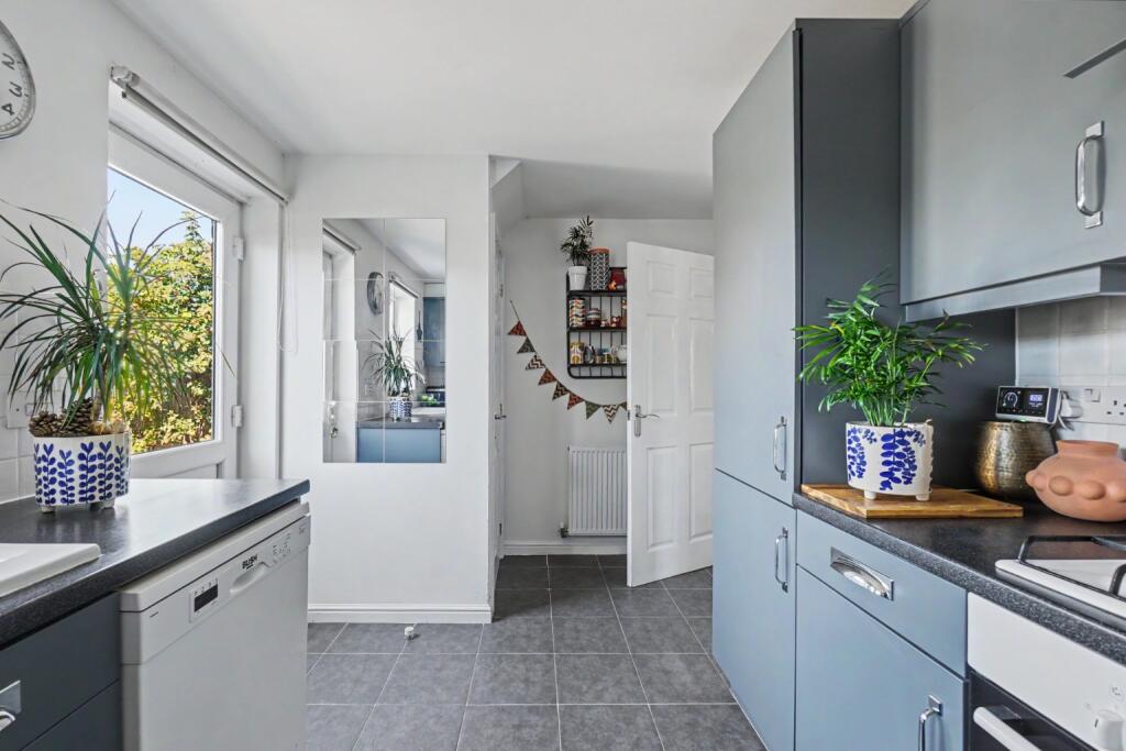 House in Gillingham, Medway - More