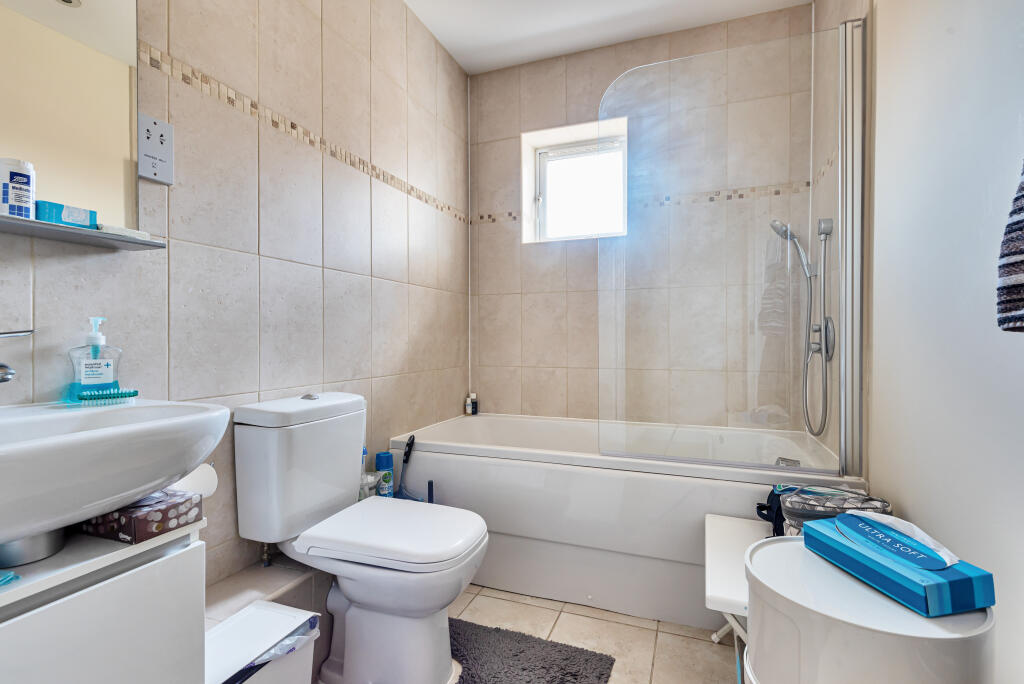 Apartment in Southampton - More
