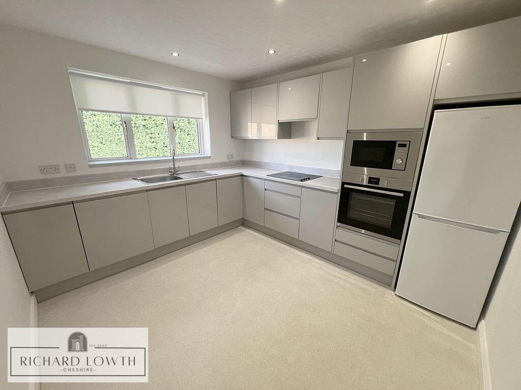 Apartment in Stockport - View 5