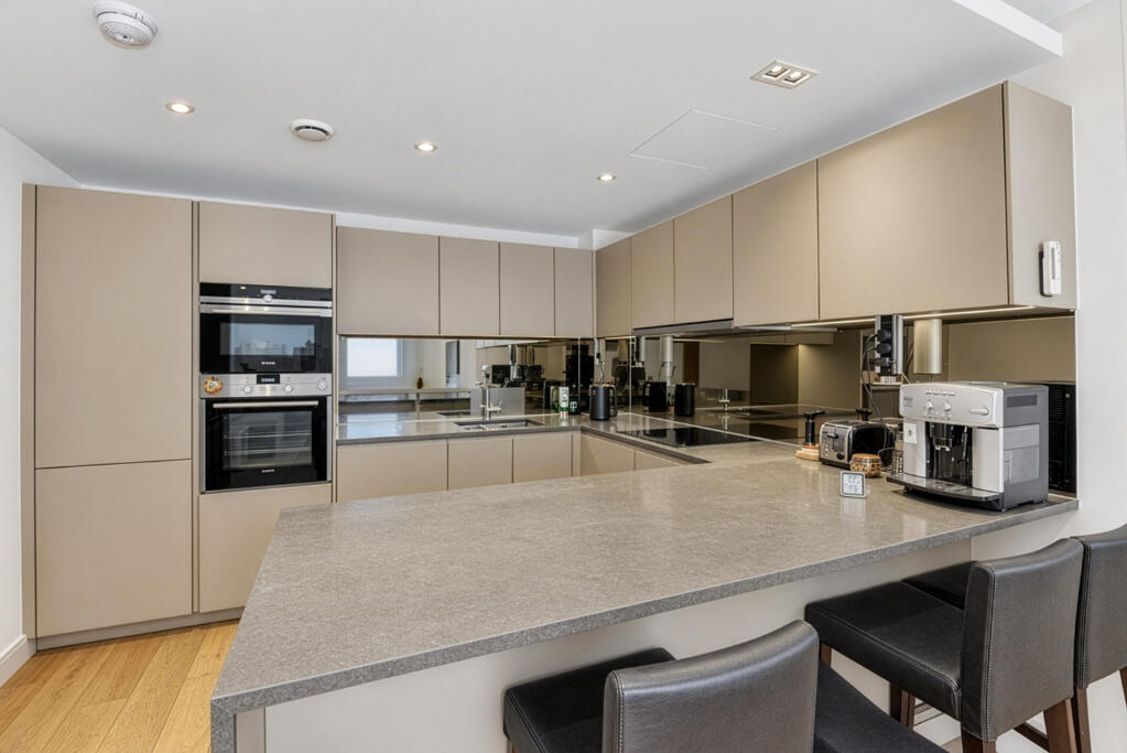Apartment in London - View 3