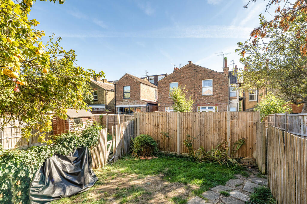 Apartment in London, Rayners Lane - View 4