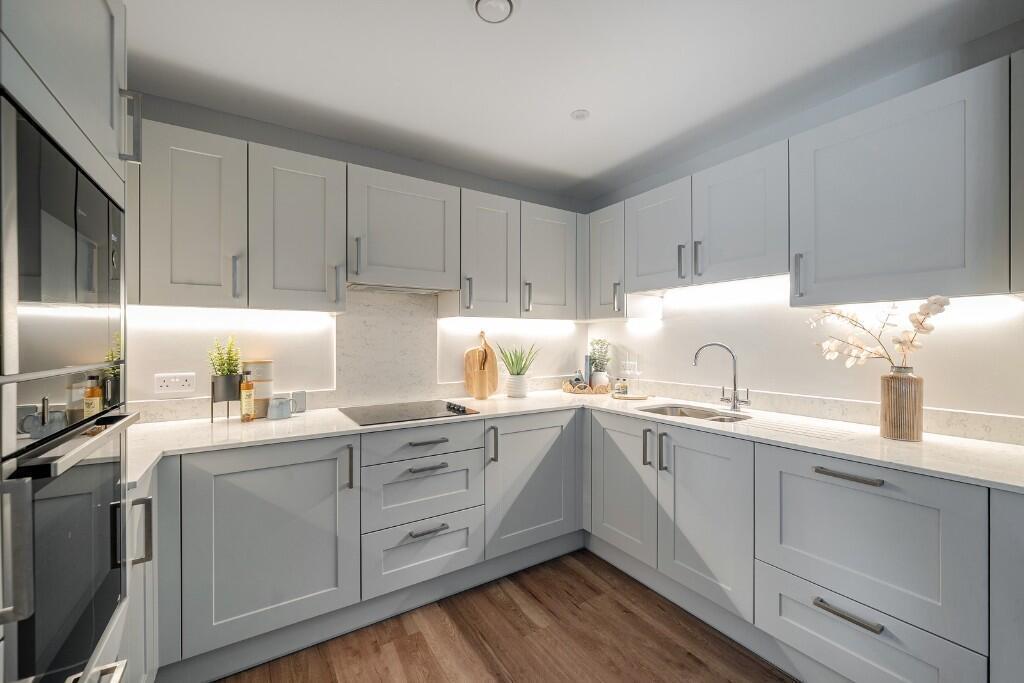 Apartment in Lymington - More