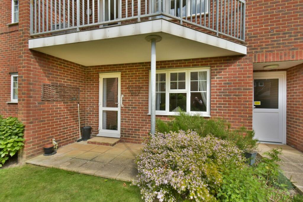 16 Cantelupe Road, Bexhill-on-Sea, TN40 photo 4