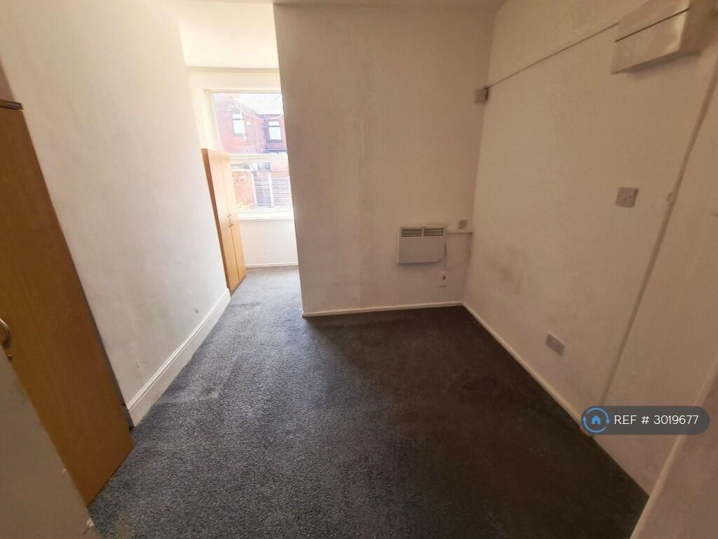 Apartment in Bolton - View 5