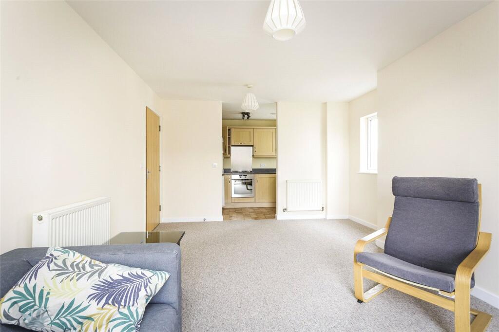 Apartment in Portsmouth, Portsea - View 3