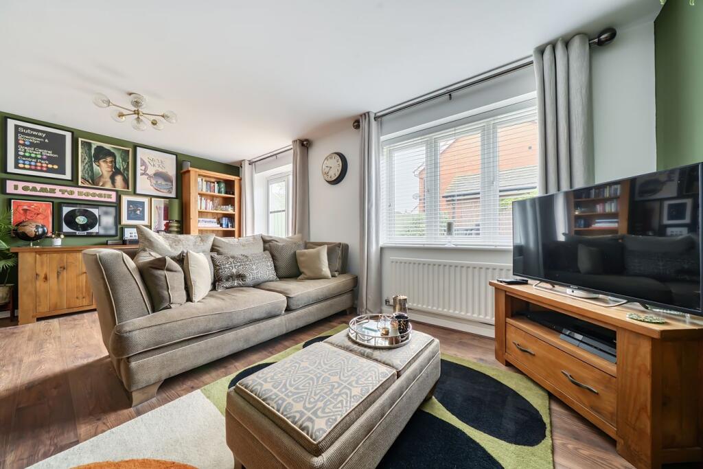 House in Flitwick, Steppingley Gardens, Central Bedfordshire - View 5