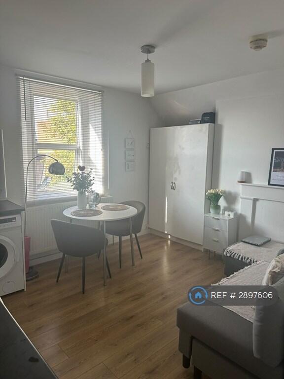 Main image of property: Leigham Court Road, London, SW16