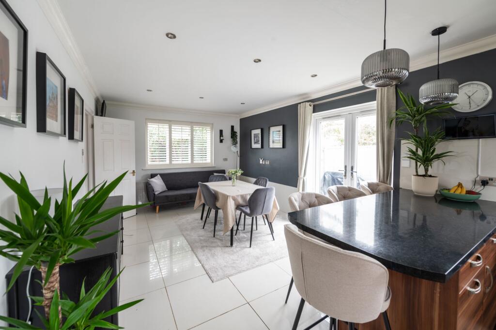 House in Redhill, Earlswood - View 4