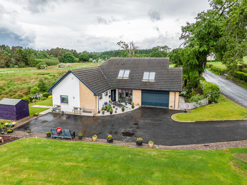 Main image of property: 3 Bushelhead Road, Braidwood, Carluke, ML8