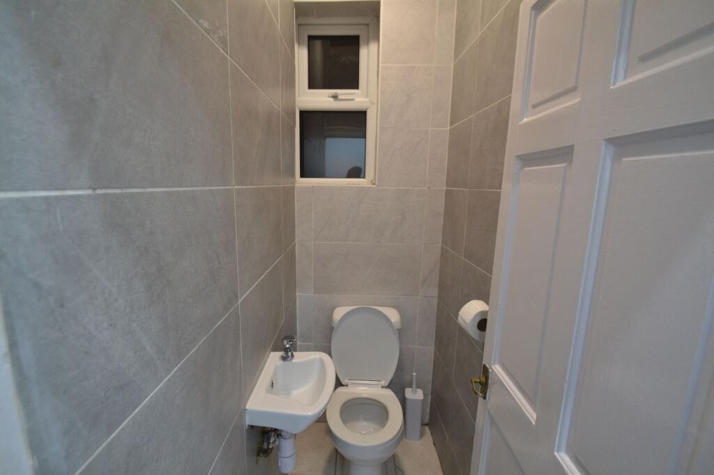 2 bedroom house share for rent
