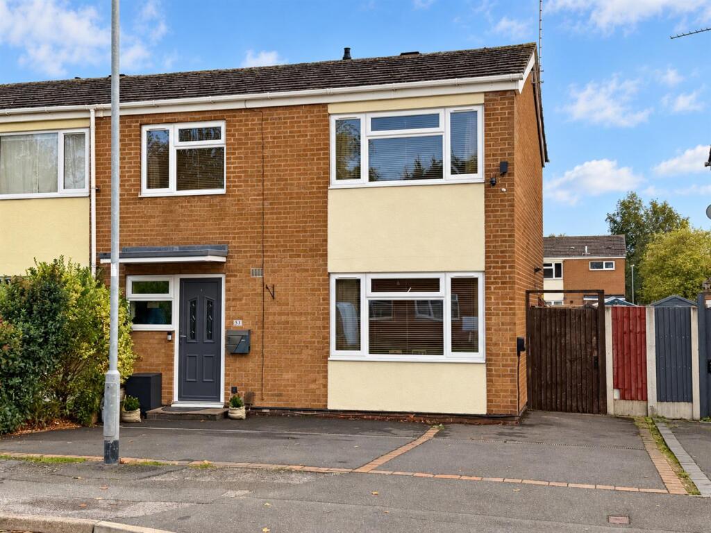 3-bed semi-detached on Wolfit Avenue, Balderton, Newark, £190,000