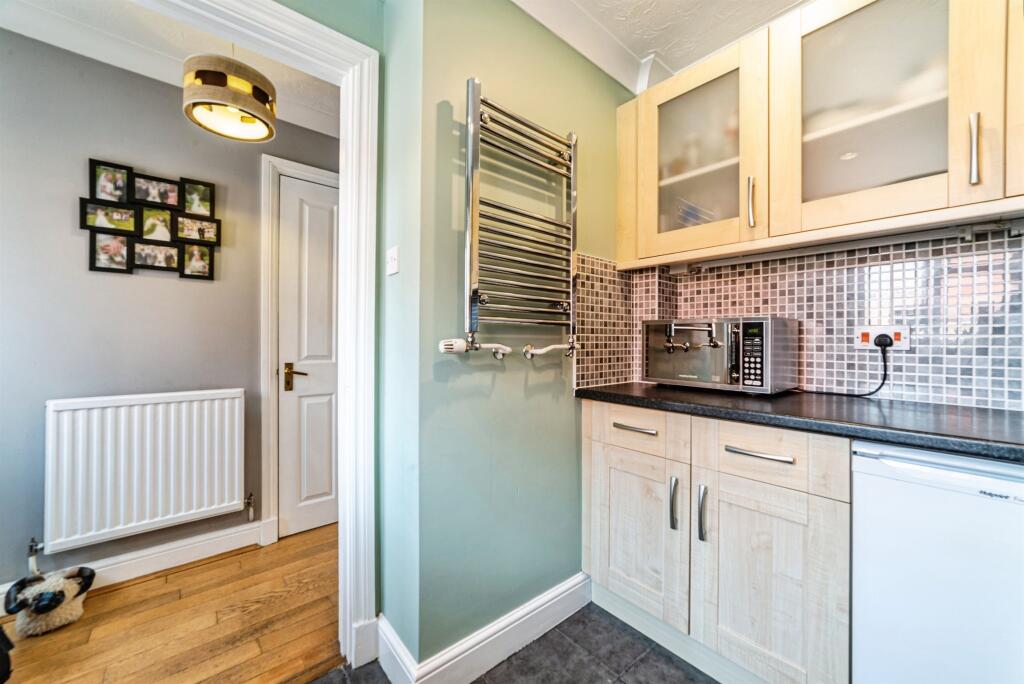House in Basingstoke and Deane, Chineham - More