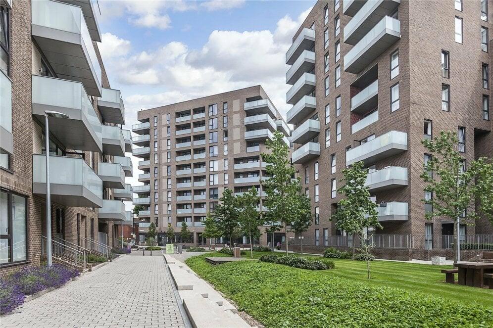 1-bed flat on New Village Avenue, London, E14, £267,500
