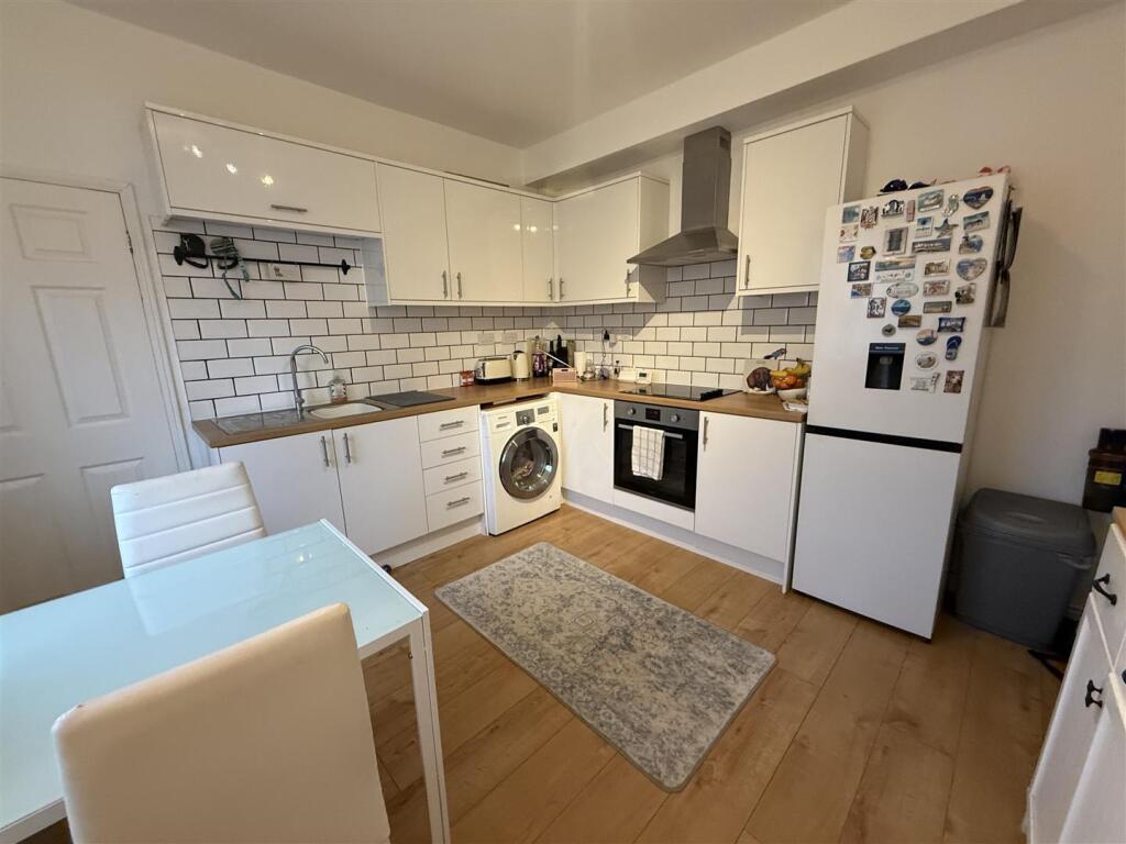 House in Chesterfield, Derbyshire - More