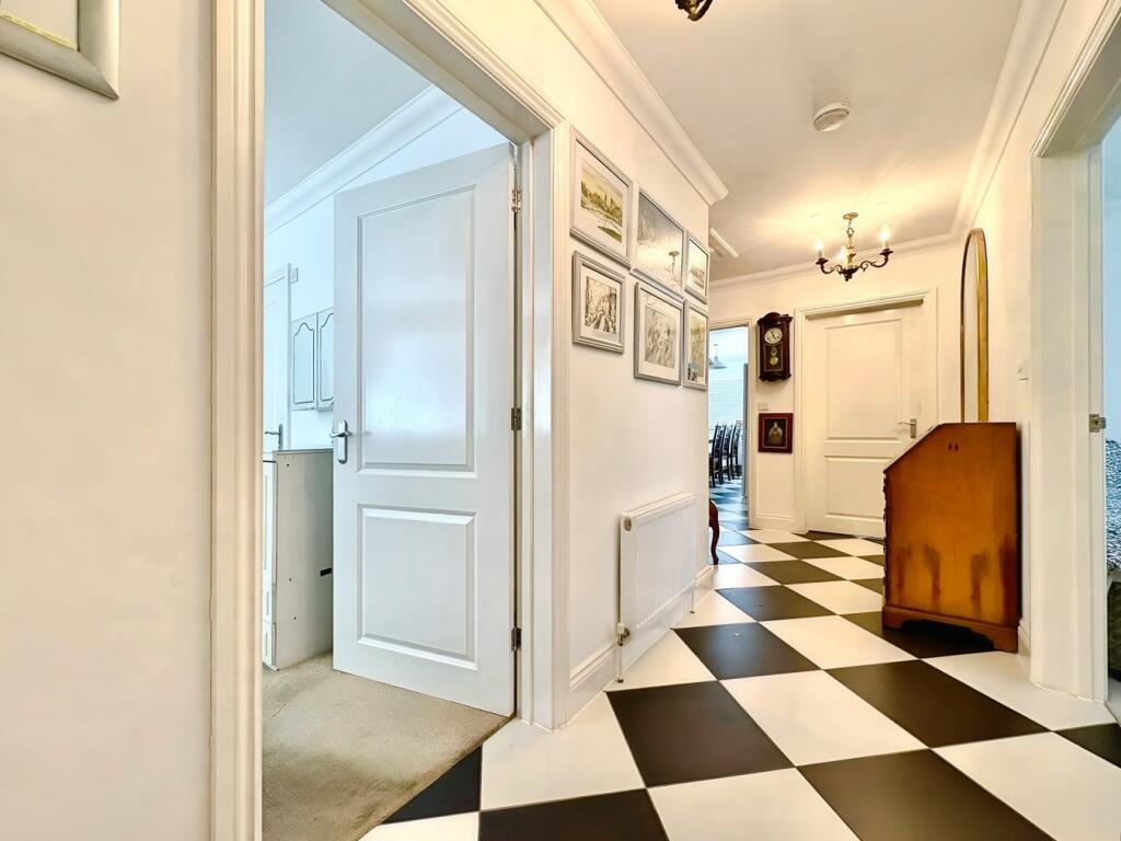 House in Chelmsford, Broomfield - View 3