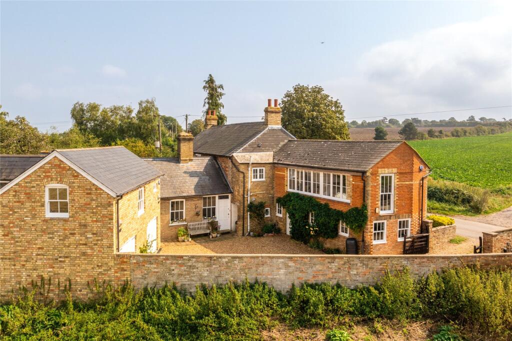 Wrayfields, Stotfold, Hitchin, Bedfordshire, SG5 photo 2
