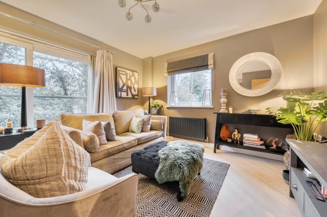 Apartment in Reading - View 4