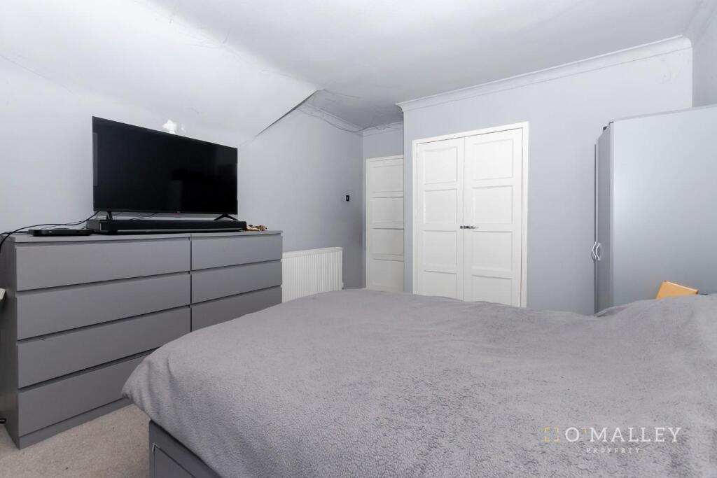 House in Alloa, Clackmannanshire - More