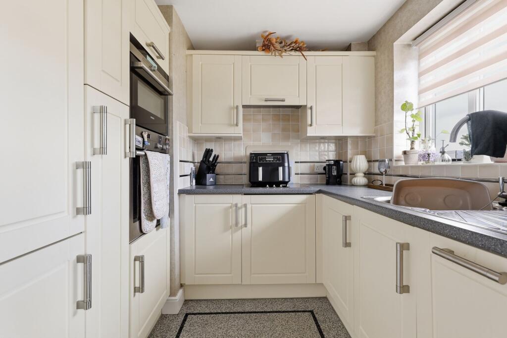 Apartment in Stockton-on-Tees - View 5