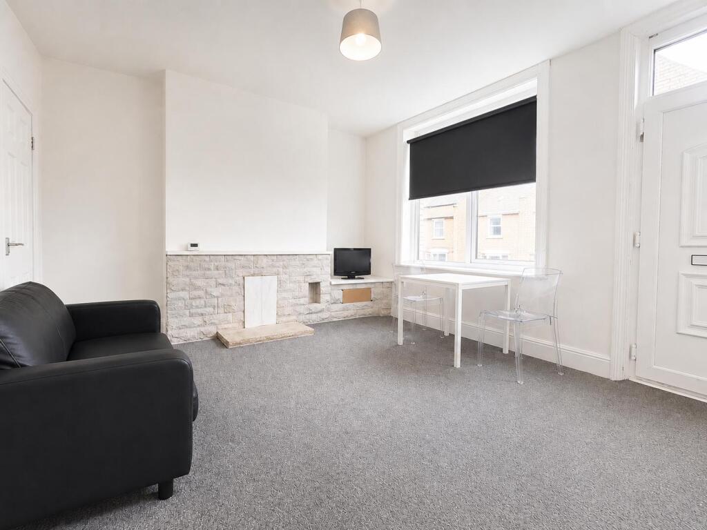 House in Bradford, Keighley - View 2