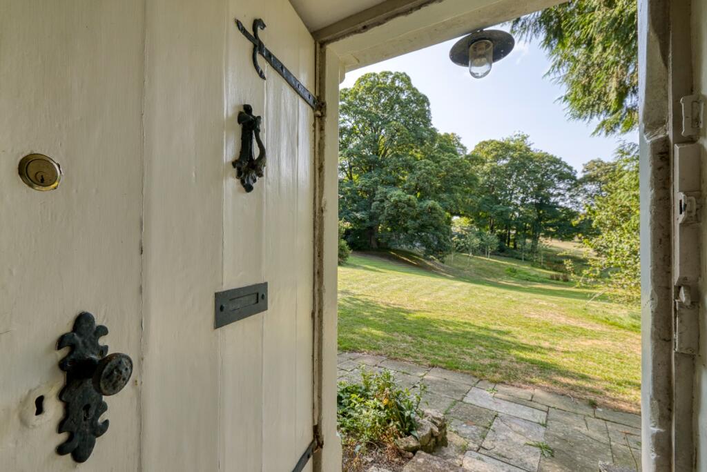 Manor house with circa 26 acres, a mile from Wells photo 3