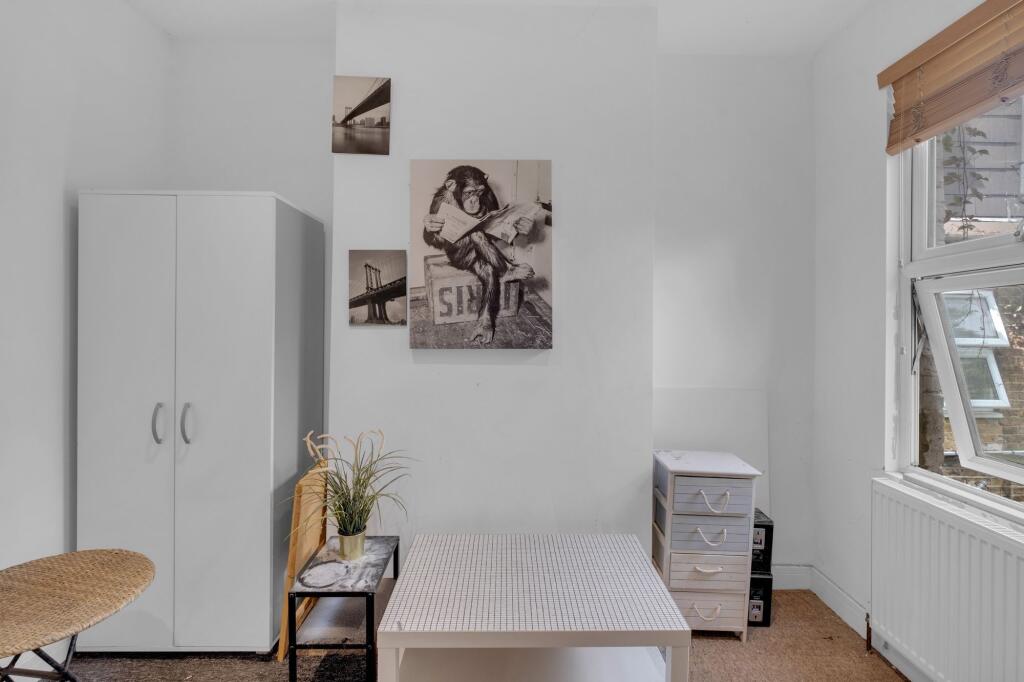 Apartment in London, London Borough of Hammersmith and Fulham - View 5