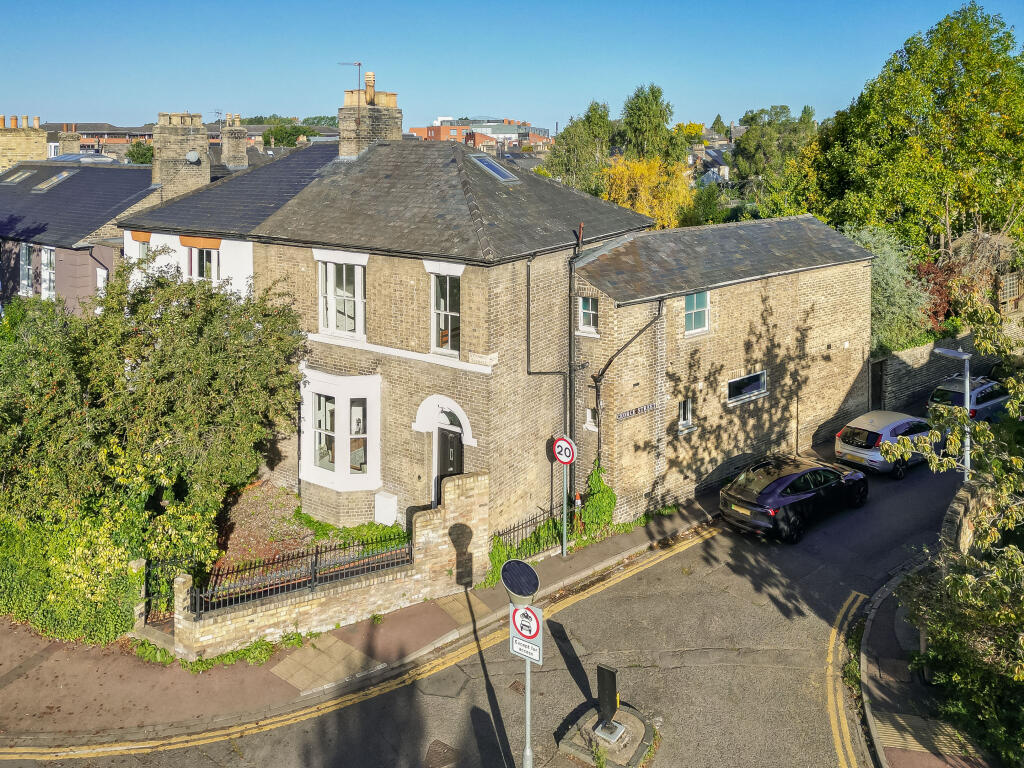 House in Cambridge, Chesterton - View 2