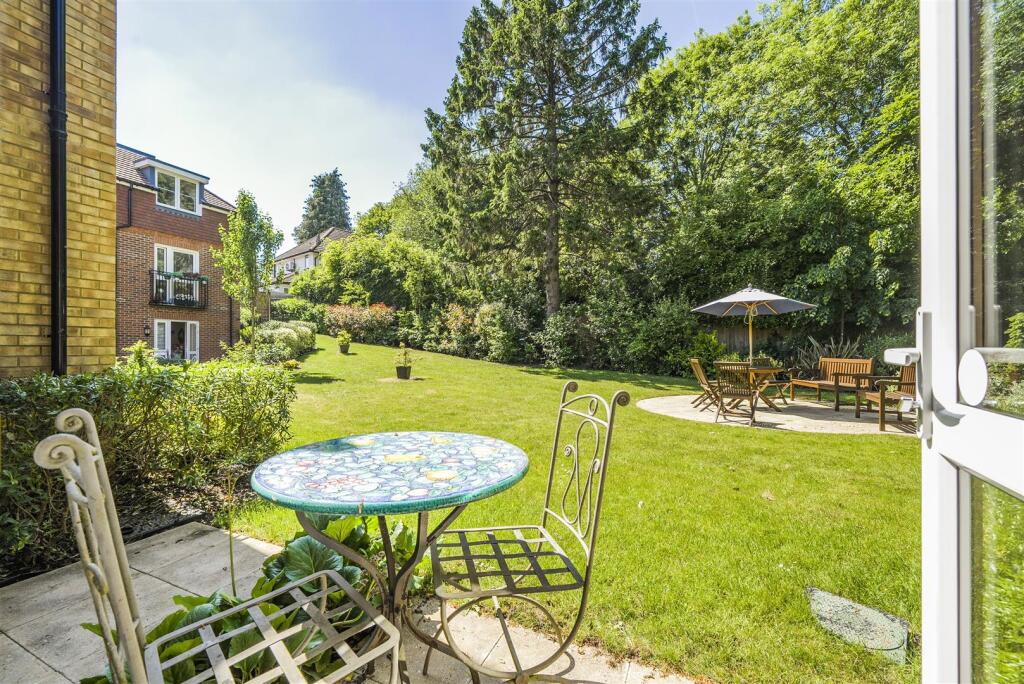 Stanley Lodge, Epsom, Surrey photo 2