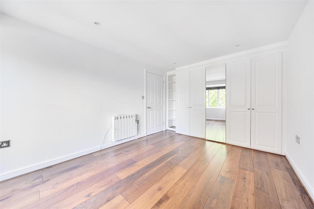 Apartment in Waverley, Haslemere - More